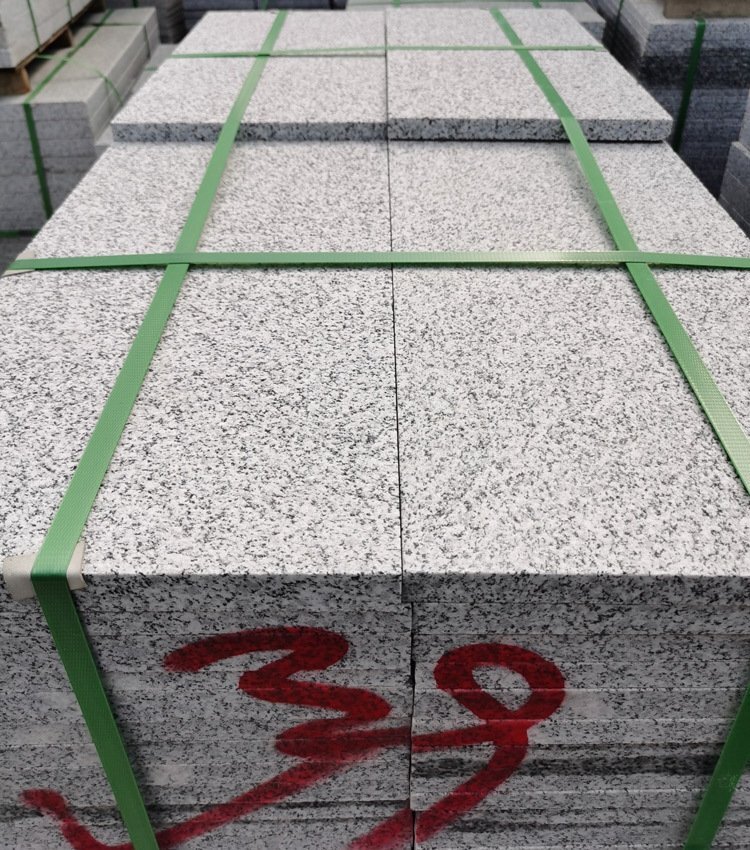 30厚芝麻灰荔枝面堆場(chǎng) 30厚芝麻灰荔枝面堆場(chǎng)