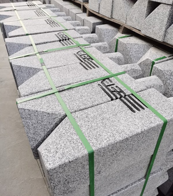 芝麻灰人行道擋車(chē)柱