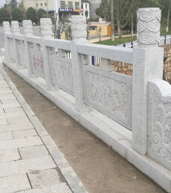 站中橋石雕石欄桿側(cè)面 站中橋石雕石欄桿側(cè)面