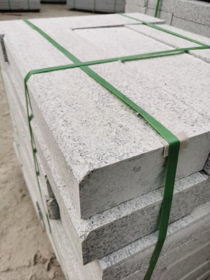 火燒面路沿石細節(jié) 火燒面路沿石細節(jié)